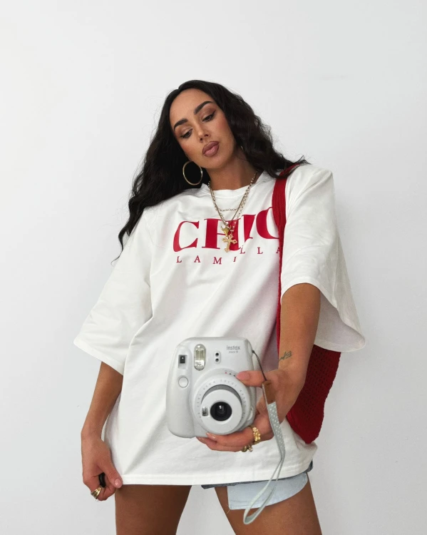 Biały t-shirt CHIC La Milla z czerwonym nadrukiem damski