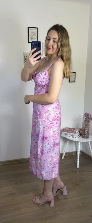 Zwiewna sukienka midi fioletowy print LUNERA