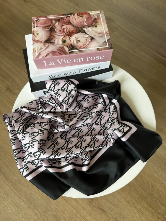 duża chusta monogram La Milla