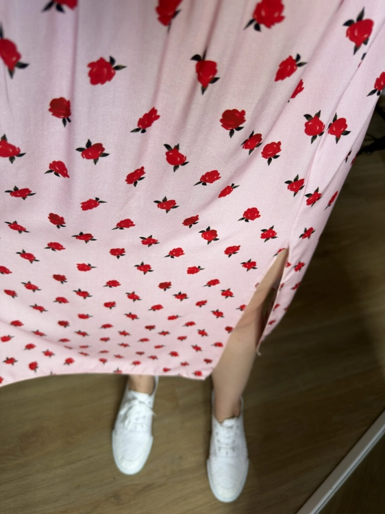 Letnia spódnica midi w romantyczny print różany