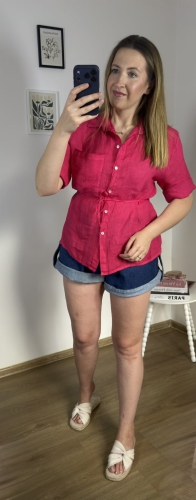 Letnia koszula SIENA malinowa na modelce
