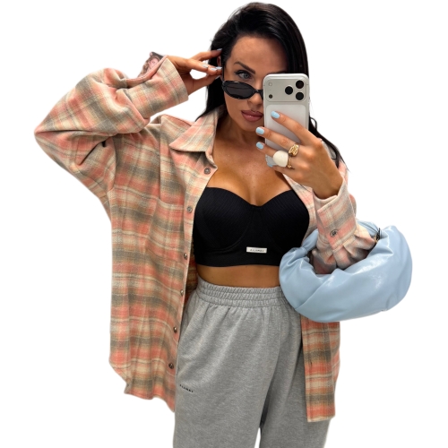 Koszula damska LA MILLA flanelowa w pudrowo-różową kratę oversize.