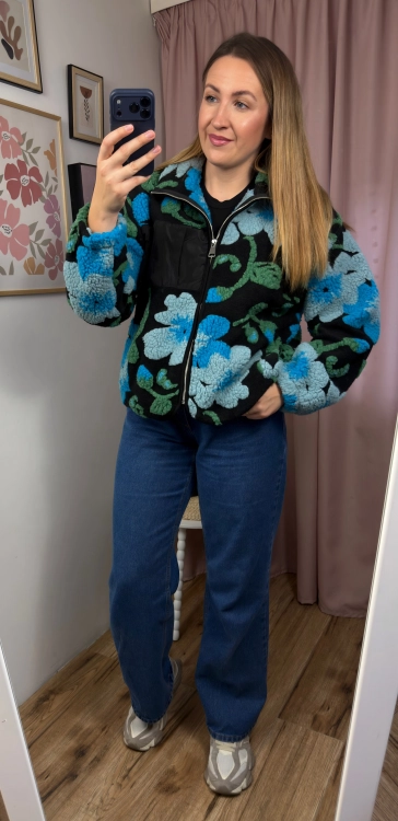 Kurtka teddy damska FLORAL TEDDY z kwiatami w odcieniach błękitu i zieleni Wiya