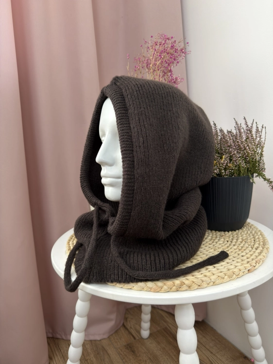 Balaclava FOCUS w kolorze czekoladowym z szerokim kominem