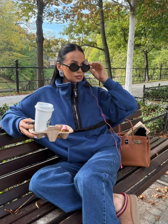 Chabrowa bluza Aspen z czarnymi detalami
