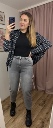 Szare jeansy damskie mom fit MILAS z wysokim stanem – widok z przodu