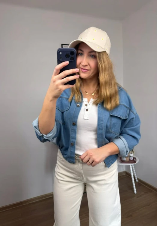 Bawełniana czapka damska z daszkiem beżowa haftowane stokrotki regulowana