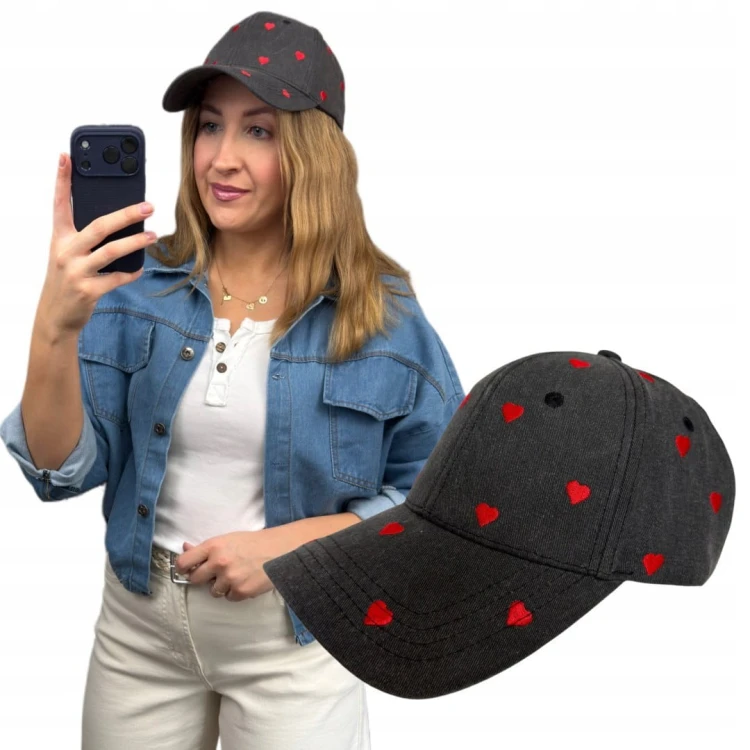 Bawełniana czapka damska z daszkiem czarna haft serduszka regulowana