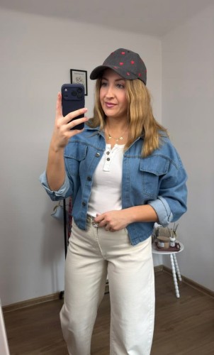 Bawełniana czapka damska z daszkiem czarna haft serduszka regulowana