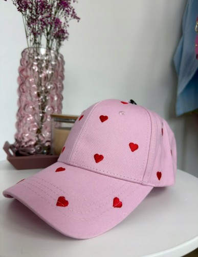 Bawełniana czapka damska z daszkiem różowa haft serduszka regulowana