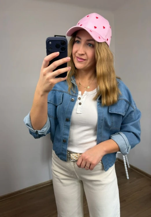 Bawełniana czapka damska z daszkiem różowa haft serduszka regulowana