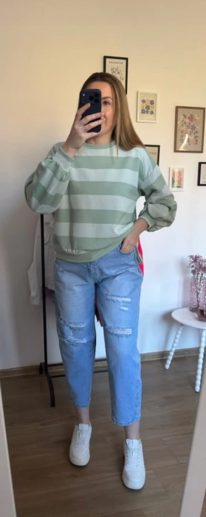 Bluza oversize w paski zielona AZARA- FRESH STRIPES