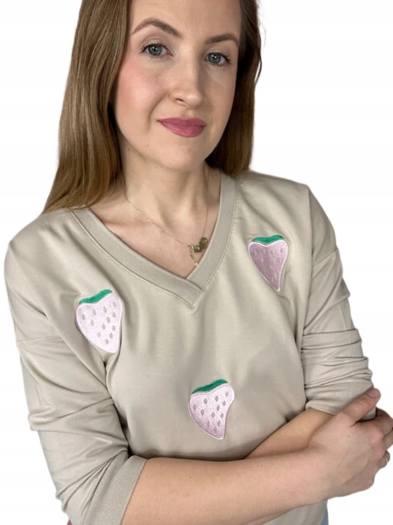 Bluzka dresowa rękaw 3/4 luźna haftowana haft truskawki słodka V Megi S/M
