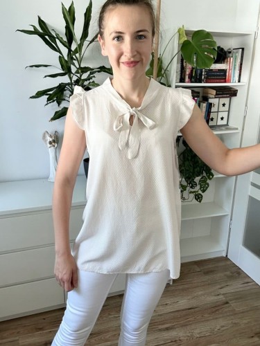 Bluzka z wiązaniem beżowa w kropki moda italia