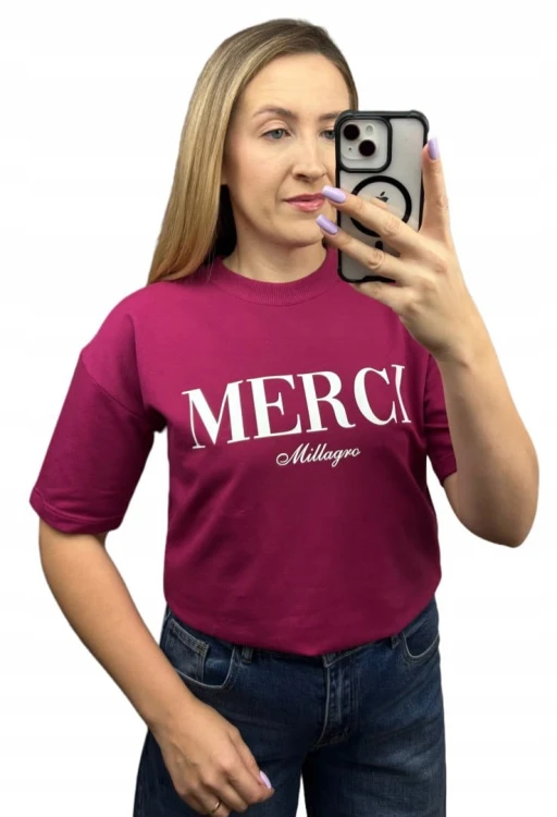 Buraczkowy t-shirt biały napis oversize bawełniany Millagro- MERCI